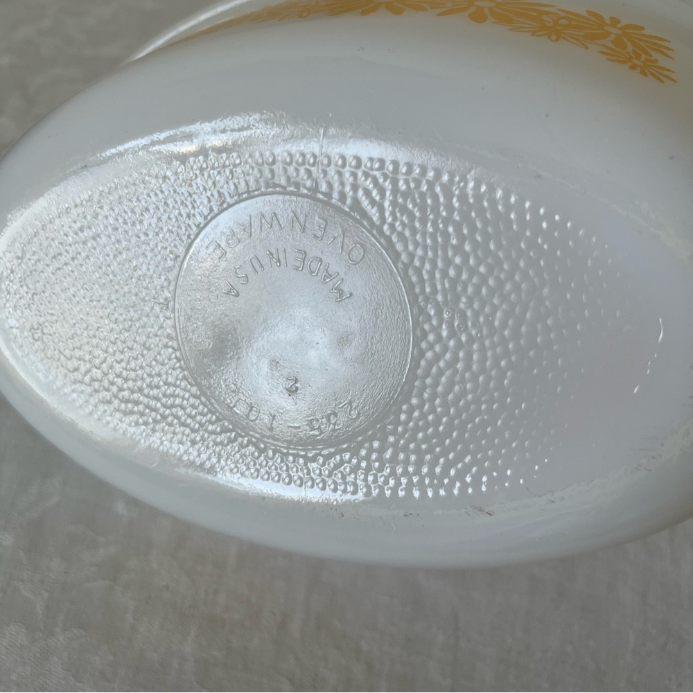 Vintage Glasbake 1 QT. White and Yellow Floral Baking Casserole Dish - Picture 12 of 14